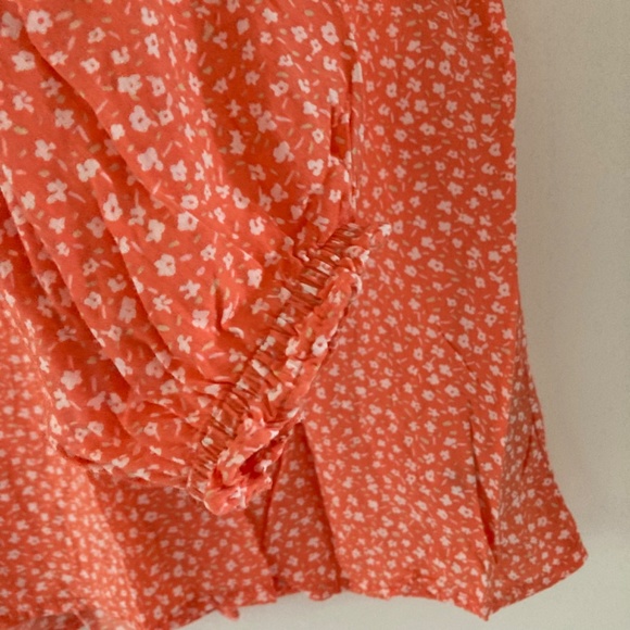 Old Navy XS-tall light floral blouse - Picture 3 of 5